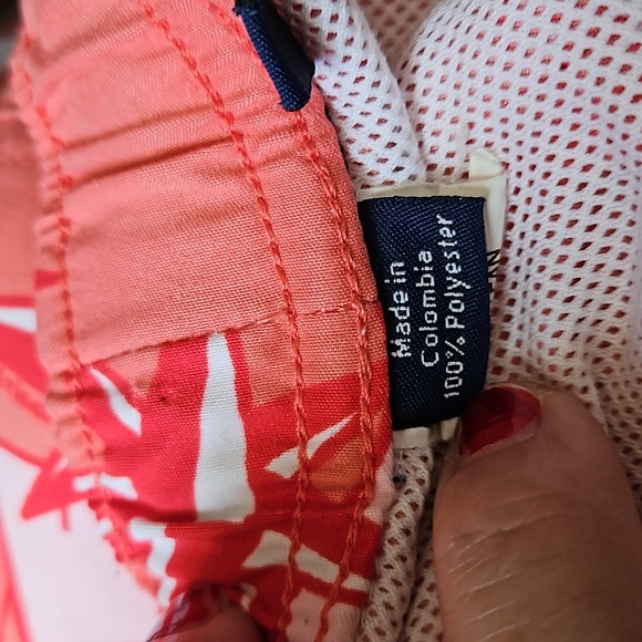 Vineyard vines mens lined swim trunks, size large. - Picture 6 of 12